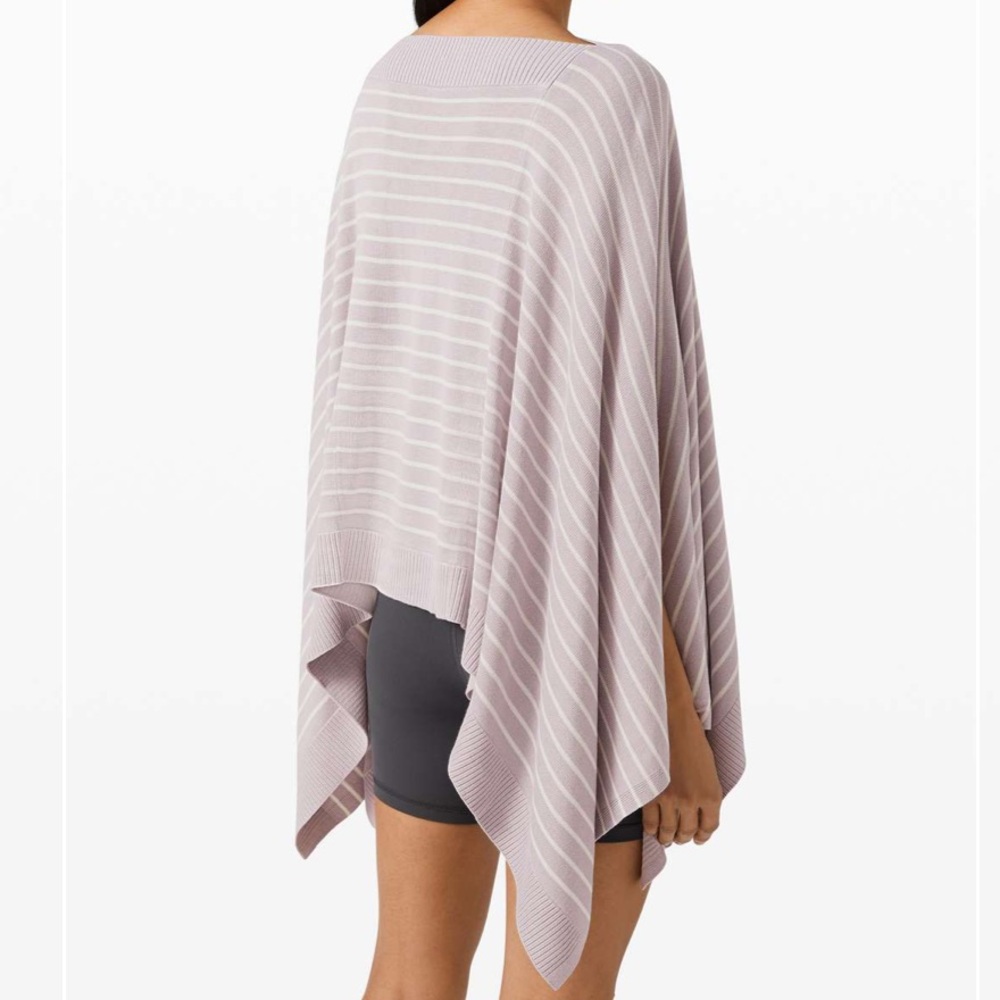 Lululemon Forward Flow Poncho
Iced Iris / Antique White One Size - Picture 2 of 7